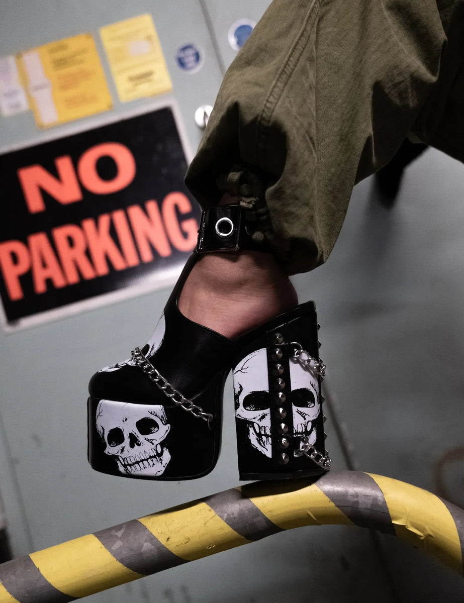 Hidden Closet Platform Heels â LAMODA US