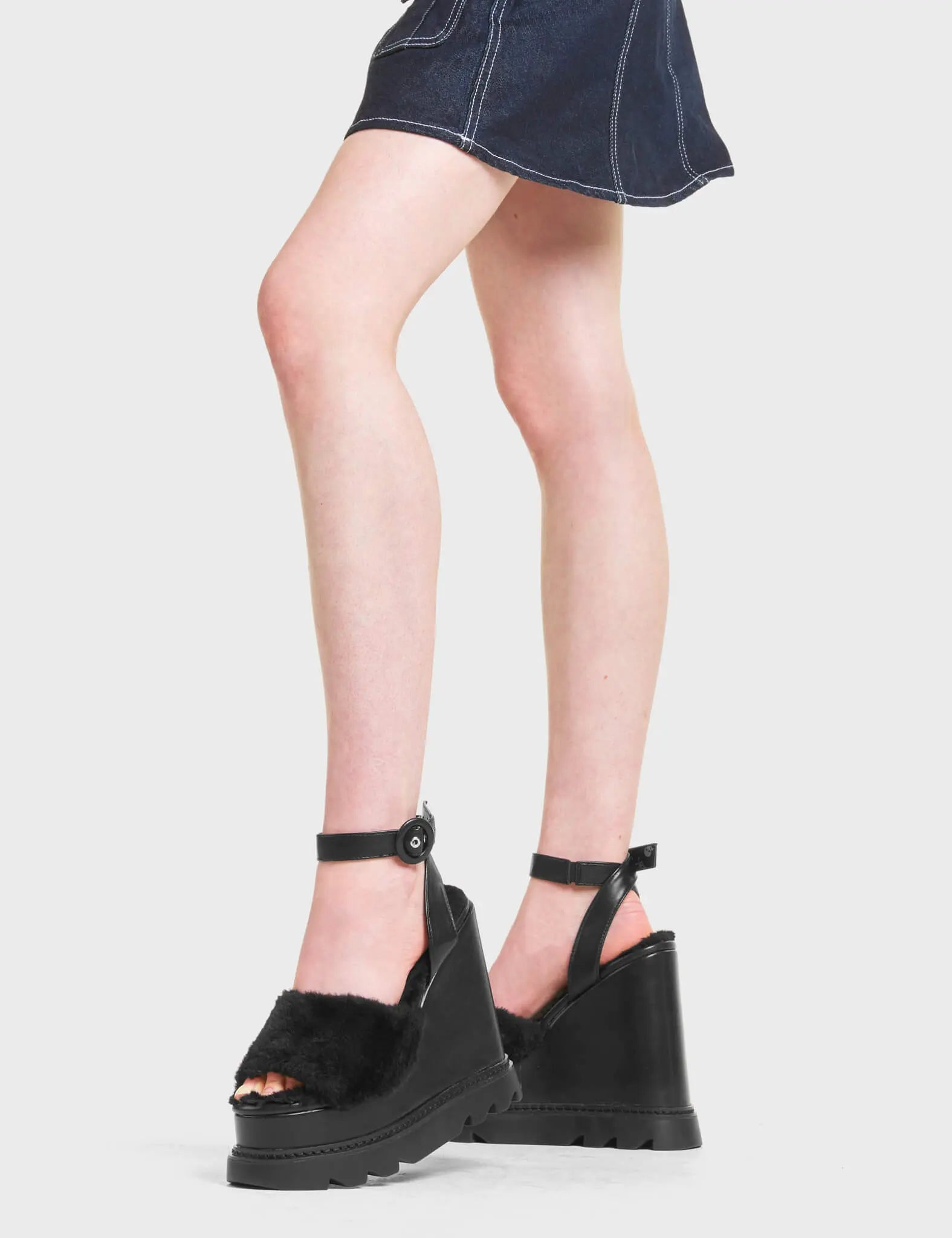 Softie Chunky Platform Sandals Black – LAMODA US