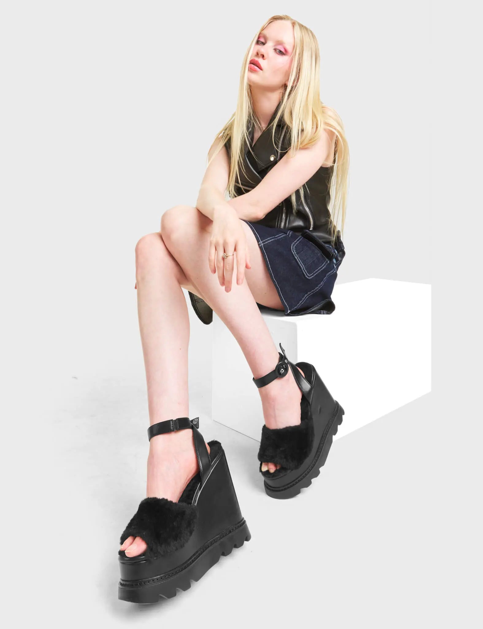 Softie Chunky Platform Sandals Black – LAMODA US